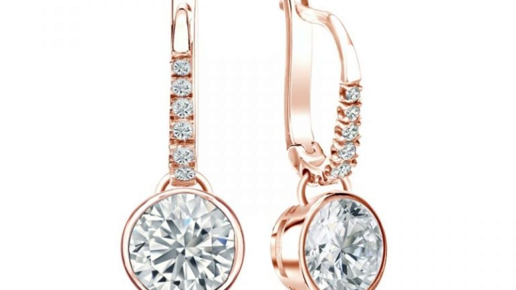 rose gold jewelry like ruby and rose gold earrings will be everywhere this autumn season.